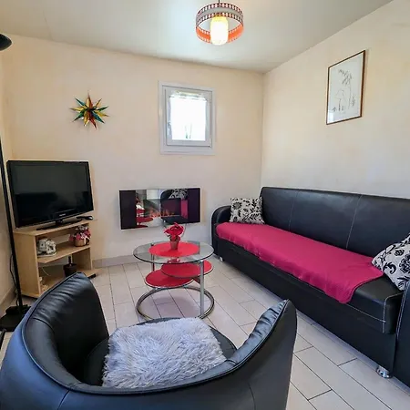 Familial Avec Grand Jardin Et Equipements Pour Enfants, A 500m Du Centre De Ban-sur-meurthe - Fr-1-589-33 *