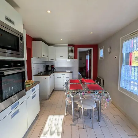 Familial Avec Grand Jardin Et Equipements Pour Enfants, A 500m Du Centre De Ban-sur-meurthe - Fr-1-589-33